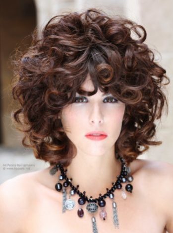 5 Jaw-Dropping Hairstyles Using Hot Rollers