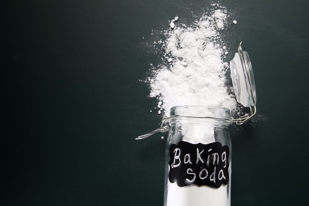 light your hair with baking soda